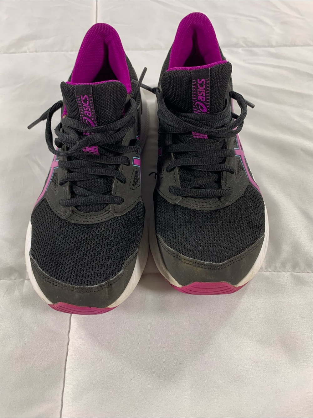 Pre loved ASICS shoes womens size 6